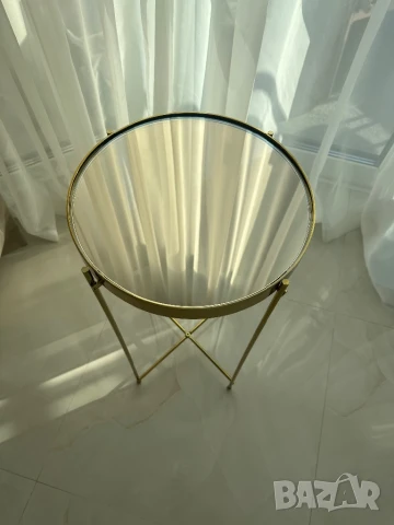 Помощна масичка в златно, снимка 2 - Маси - 50975217