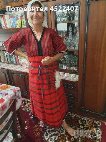 Продавам автентична носия, снимка 2 - Антикварни и старинни предмети - 54097869