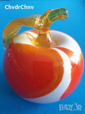 Стъклена ябълка от Мурано стъкло (червено и бяло) Murano glass apple, снимка 1 - Статуетки - 46849725