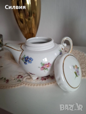 Малък чайник за колекция, снимка 2 - Антикварни и старинни предмети - 53615077