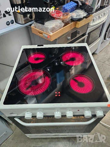 готварска печка с керамичен плот Electrolux , снимка 3 - Печки, фурни - 53503134