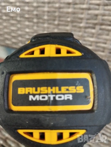  Винтоверт Dewalt DCD790

Безчетков , снимка 7 - Винтоверти - 50915148