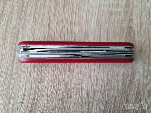 Швейцарски джобен нож Victorinox Camper с калъф, снимка 9 - Ножове - 54031565