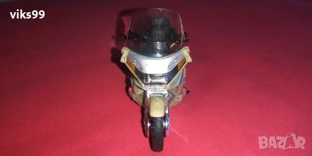 Honda Gold Wing Welly - Мащаб 1:18, снимка 6 - Колекции - 48510947