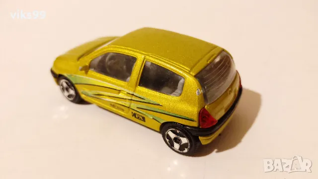 RENAULT Clio Bburago 1:43 , снимка 2 - Колекции - 47032759