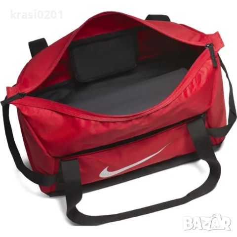 Оригинален сак на NIKE SPORTS BAG! 44x29x36 см Капацитет: 42 л, снимка 4 - Сакове - 46365714