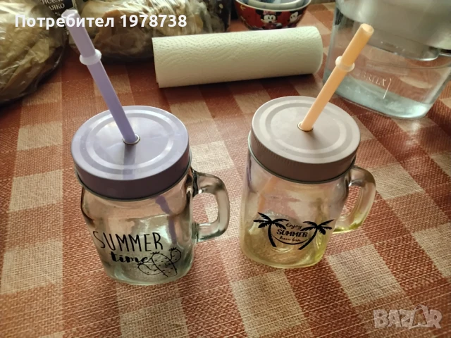 Продавам бутилки чаши