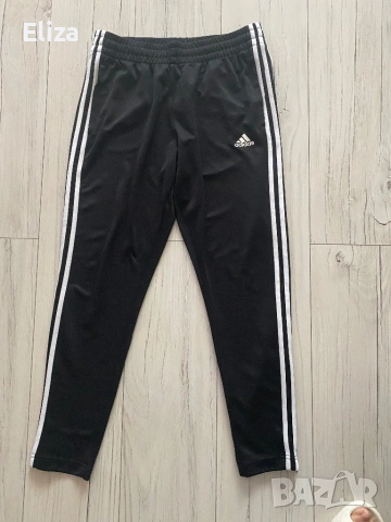 Дамски екип Adidas , снимка 2 - Спортни екипи - 53966238