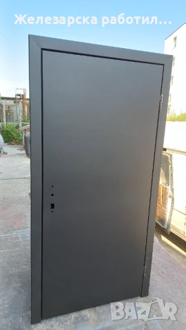 Блиндирани врати, снимка 5 - Входни врати - 53908963
