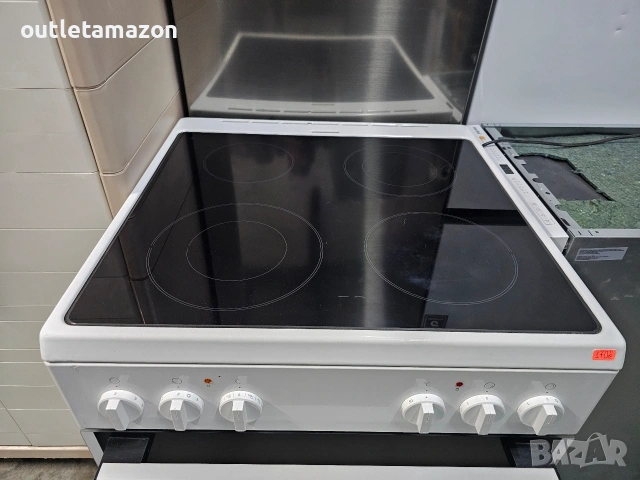 готварска печка с керамичен плот Gorenje , снимка 5 - Печки, фурни - 53777507