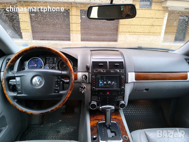 VW Touareg 3.0 TDI 4x4 ЛИЧЕН, Кожа-НОВИ ГУМИ и акумулатор., снимка 5 - Автомобили и джипове - 54066336