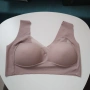 2бр. безшевни спортни сутиени, снимка 3