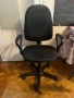 Офис стол с подлакътници – въртящ се, черен, много запазен, снимка 9