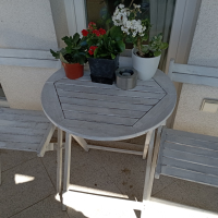 Продавам градински комплект маса + 3 стола , акация, снимка 1 - Градински мебели, декорация  - 45018869