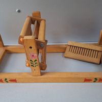 Спомен от миналото! Детско дървено станче за тъкане, снимка 2 - Колекции - 45537582