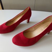 Дамски червени обувки от велур с нисък ток Gabor номер 38, снимка 1 - Дамски обувки на ток - 45261798