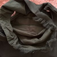 Голяма нестандартна черна чанта/раница неопрен ръчна изработка, снимка 2 - Чанти - 45810700
