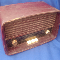 Ретро радио Комсомолец, без липси, лампово, снимка 1 - Антикварни и старинни предмети - 44969097