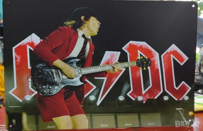 Angus Young(AC/DC)-метална табела(плакет), снимка 1