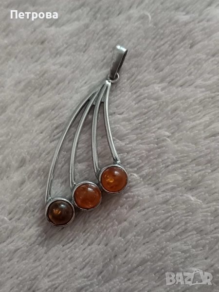 Сребърна висулка с три кехлибара, снимка 1