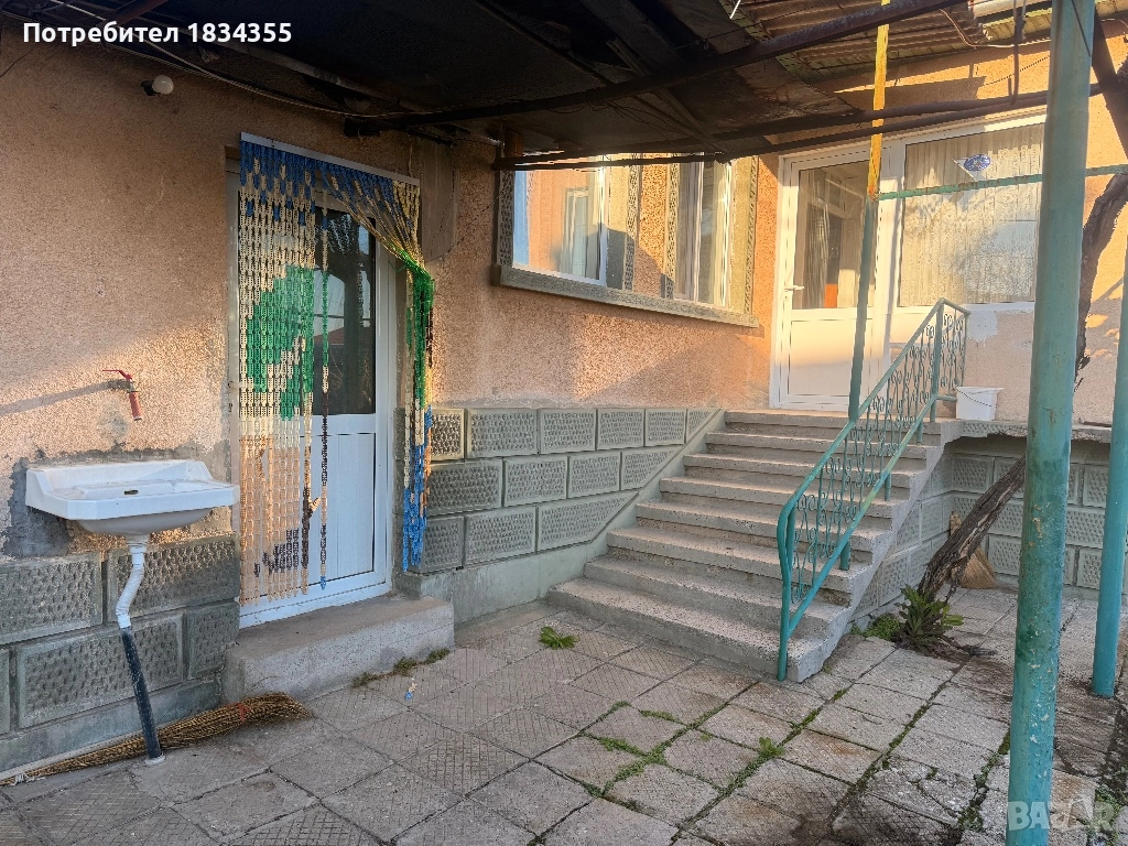 ОТ СОБСТВЕНИК ! Къща с голям двор на тихо и спокойно място , снимка 1