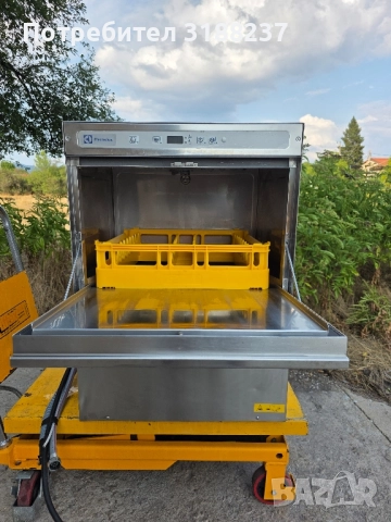 Професионална миялна машина Electrolux , снимка 4 - Обзавеждане за заведение - 51447091