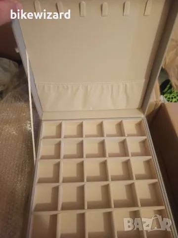 Frebeauty Органайзер за обеци и бижута 50 отделения, двуслойна кутия НОВО, снимка 8 - Други - 49868269