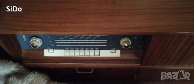 Радио грамофон Лира10 от 1969г, снимка 4 - Грамофони - 50710775