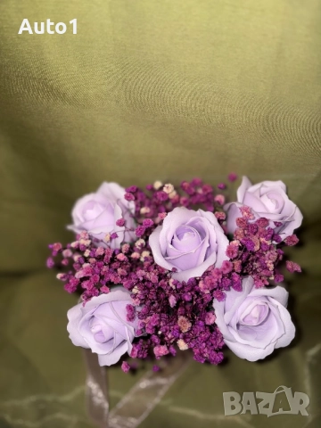 Букет с рози и гипсофил 