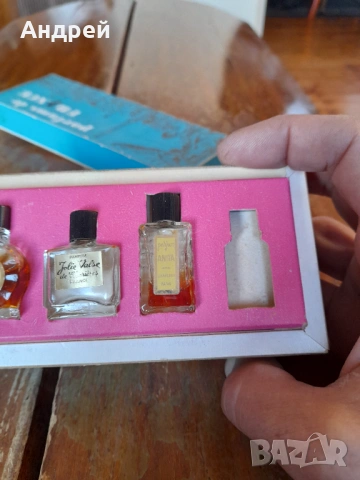 Стар набор шишета от Parfums de France, снимка 6 - Други ценни предмети - 53431689