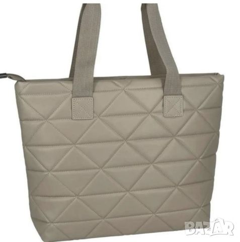 Дамска капитонирана чанта от еко к. - супер удобна подходяща за ежедневието, снимка 1 - Чанти - 46391208