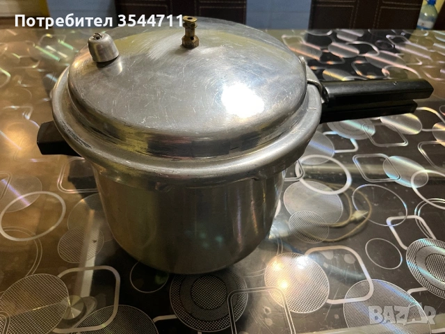 Тенджера под налягане, чайник