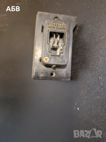 Продава се оригинален електронен блок за климатик на автомобил Honda CR-V