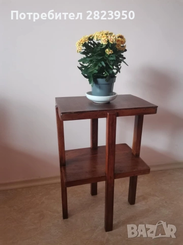 Помощна масичка / цветарник / нощно шкафче 