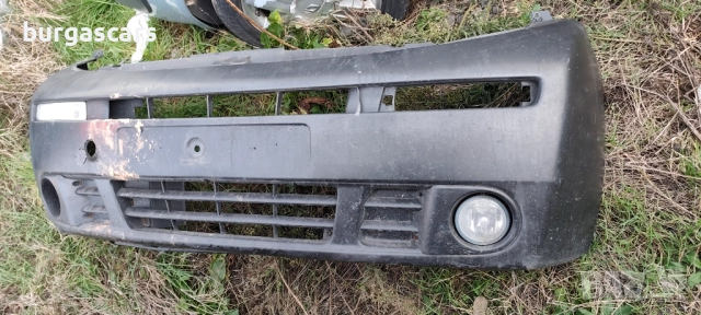 Предна броня Opel Vivaro 2004г - 200лв, снимка 2 - Части - 52639735