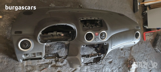 Арматурно табло Citroen C2, снимка 3 - Части - 53877492
