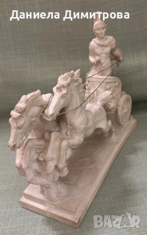 Голяма фигура на гладиатор в колесница с коне от алабастър, снимка 2 - Други ценни предмети - 51144048