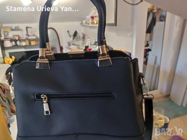 Продавам черна дамска чанта, снимка 6 - Чанти - 51789246