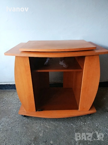 Шкаф за телевизор, снимка 2 - Секции и витрини - 53890053