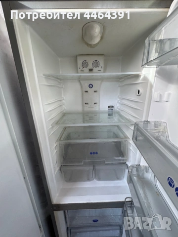 Хладилник с фризер whirpool, снимка 4 - Хладилници - 53984404