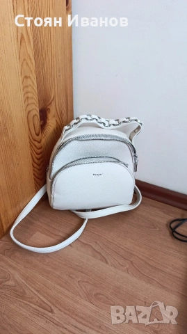 Дамска чанта тип раничка 