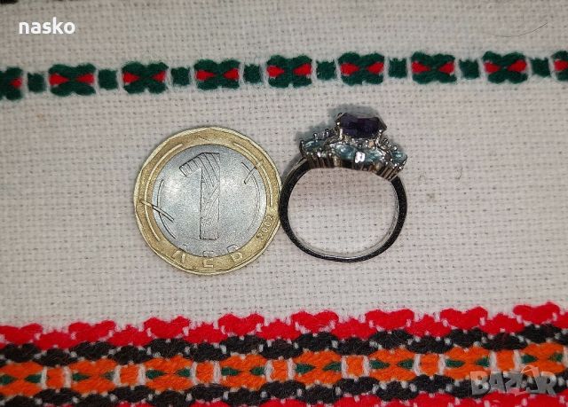 Дамски пръстен с циркони, снимка 8 - Антикварни и старинни предмети - 46445727