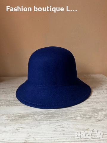 Дамска синя кръгла шапка с вътрешен шнур за стесняване на обиколката за да се регулира 💙