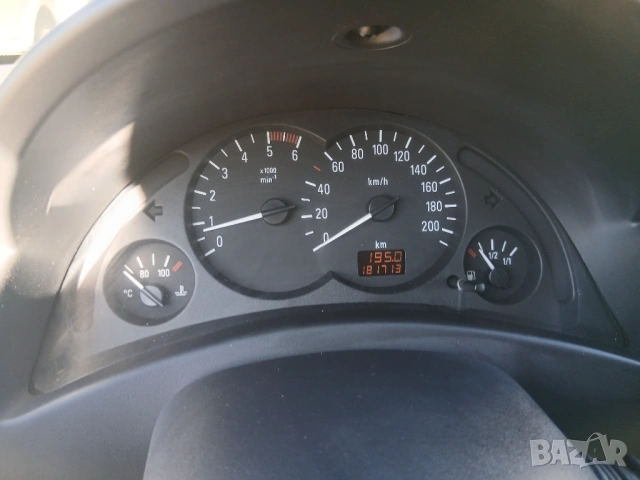 Opel corsa 1.3 2005г , снимка 5 - Автомобили и джипове - 54137746