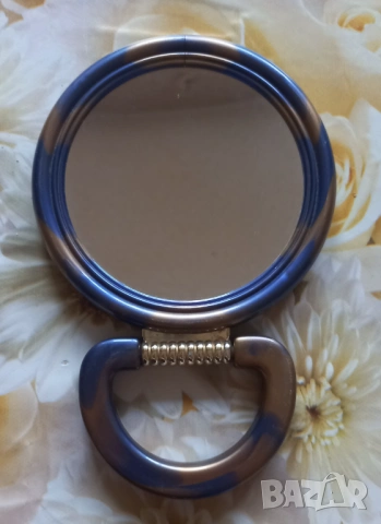 Подарявам огледало