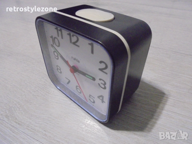 № 8404 Стар кварцов часовник Ruhla  , снимка 3 - Други ценни предмети - 52682744