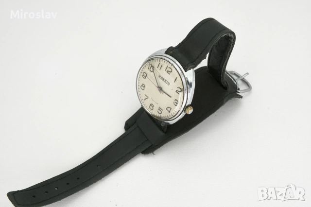 Колекционерски механич. часовник "Ракета" 1975г. СССР, снимка 3 - Антикварни и старинни предмети - 54134300