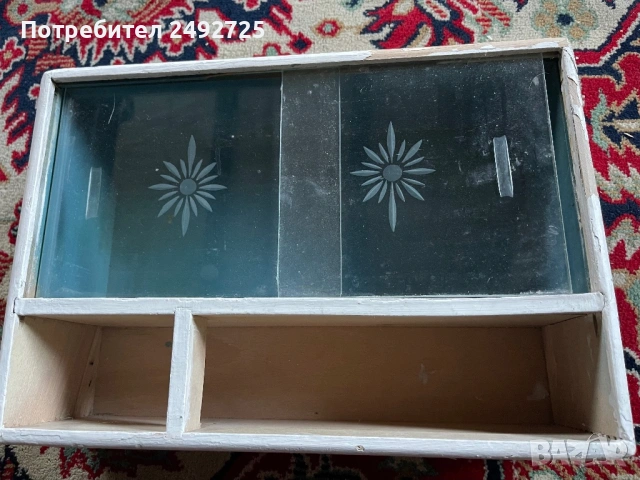 Стара аптечка и шкафче, снимка 3 - Антикварни и старинни предмети - 51555848