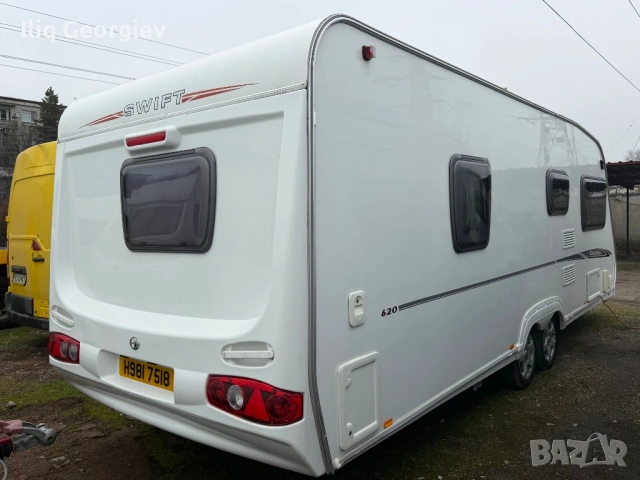 Каравана SWIFT CHARISMA-Френска Спалня/ФОРСЕЛТ/СОЛАР/Душ кабина/КАТО НОВА/ПЛАТЕНО МИТО , снимка 4 - Каравани и кемпери - 53217821