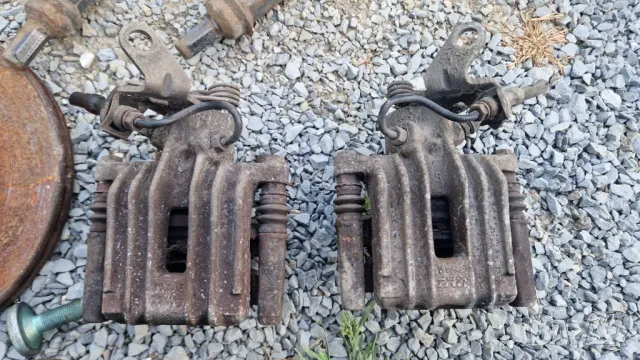 Задни спирачни апарати Фолксваген Голф 5 / Volkswagen Golf V zadni spirachni aparati